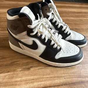 Jordan 1 High Dark Mocha Nike Youth 6.5/ Women’s 8
